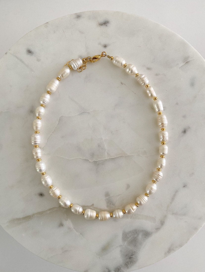 Statement Pearls Necklace